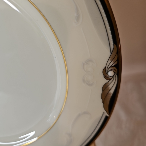 Nortitake Formal Bone China Ivory and Gold Trim Bread & Butter Plate Sunswept... - Picture 8 of 10